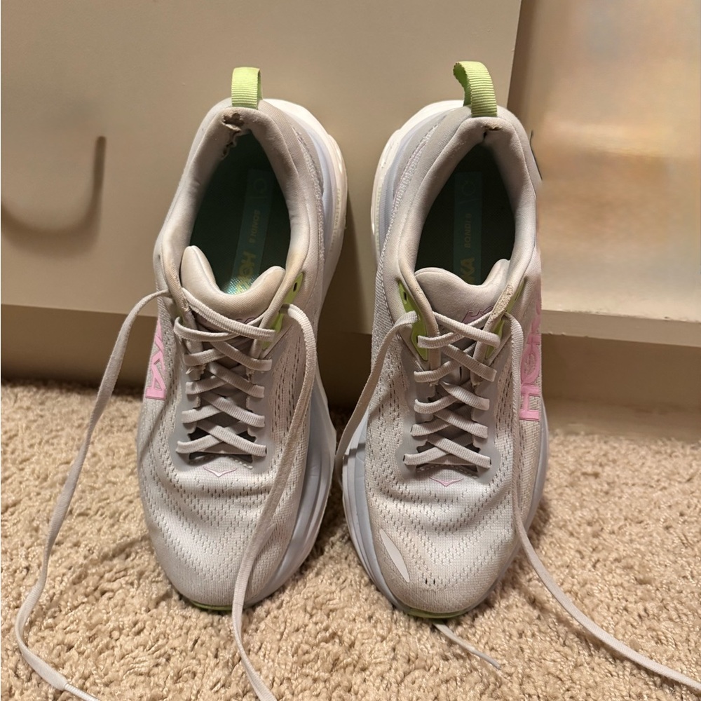 HOKA ONE ONE BONDI 8 - Women’s Running Shoes - SIZE 9